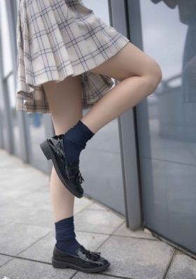 裙子下面的野兽