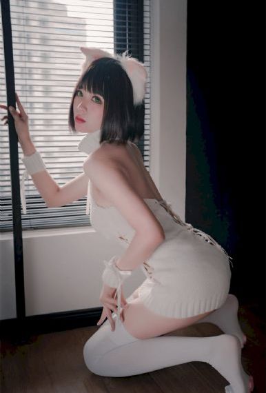 边吃奶边弄进去呻吟动视频