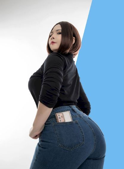 胸大的女大学生