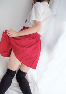 挣扎的亚当君